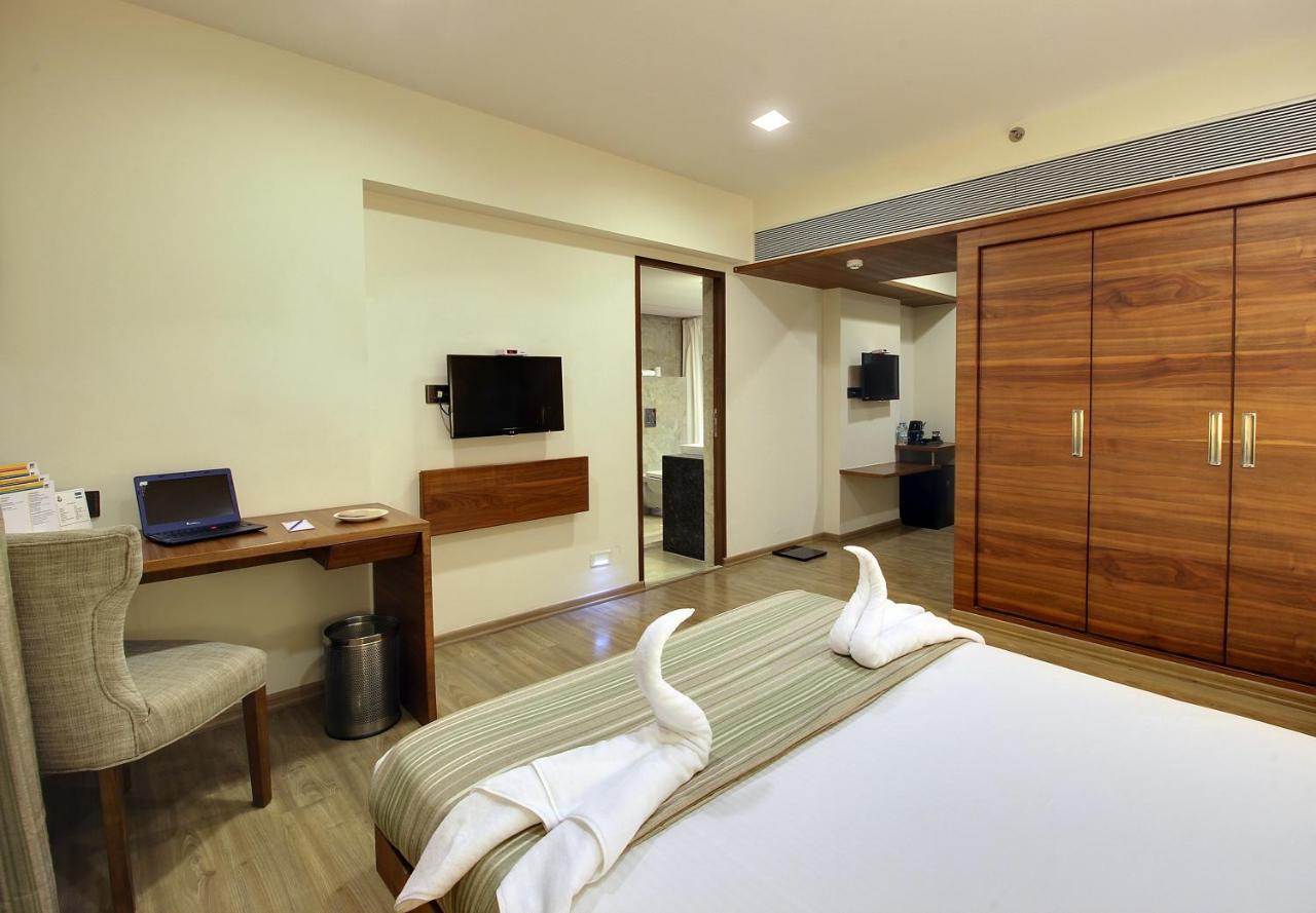 Temple Tree Hotel Shirdi Exterior foto