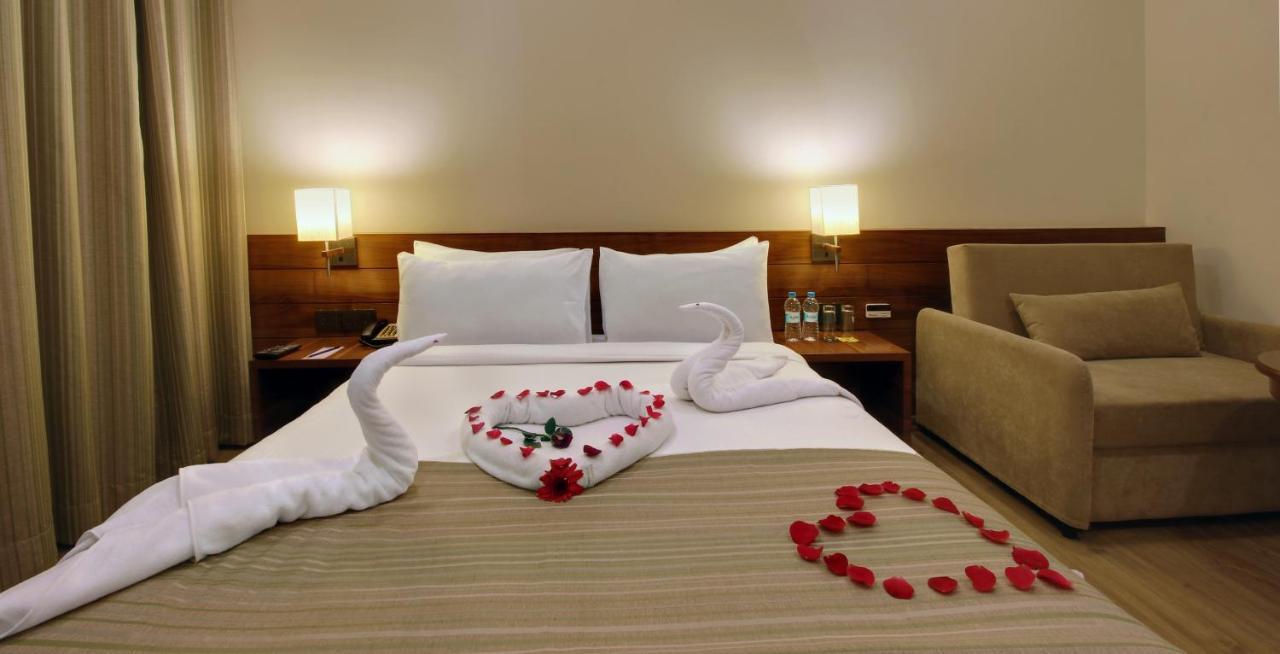Temple Tree Hotel Shirdi Exterior foto
